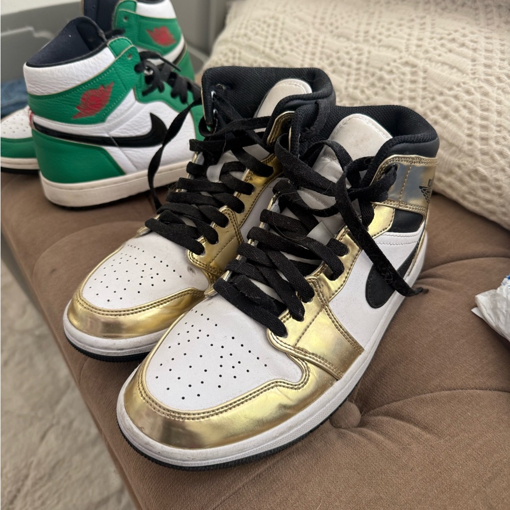 Gold Air Jordan 1 Mid - Picture 3 of 3